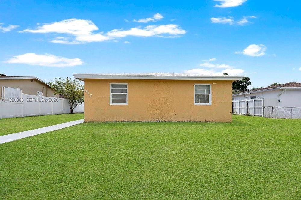 417 SW 3rd StHallandale Beach - picture