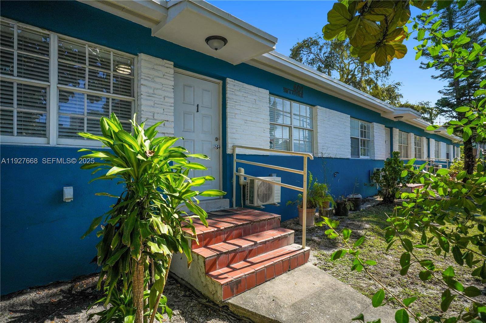 601 SW 6th AveMiami - picture