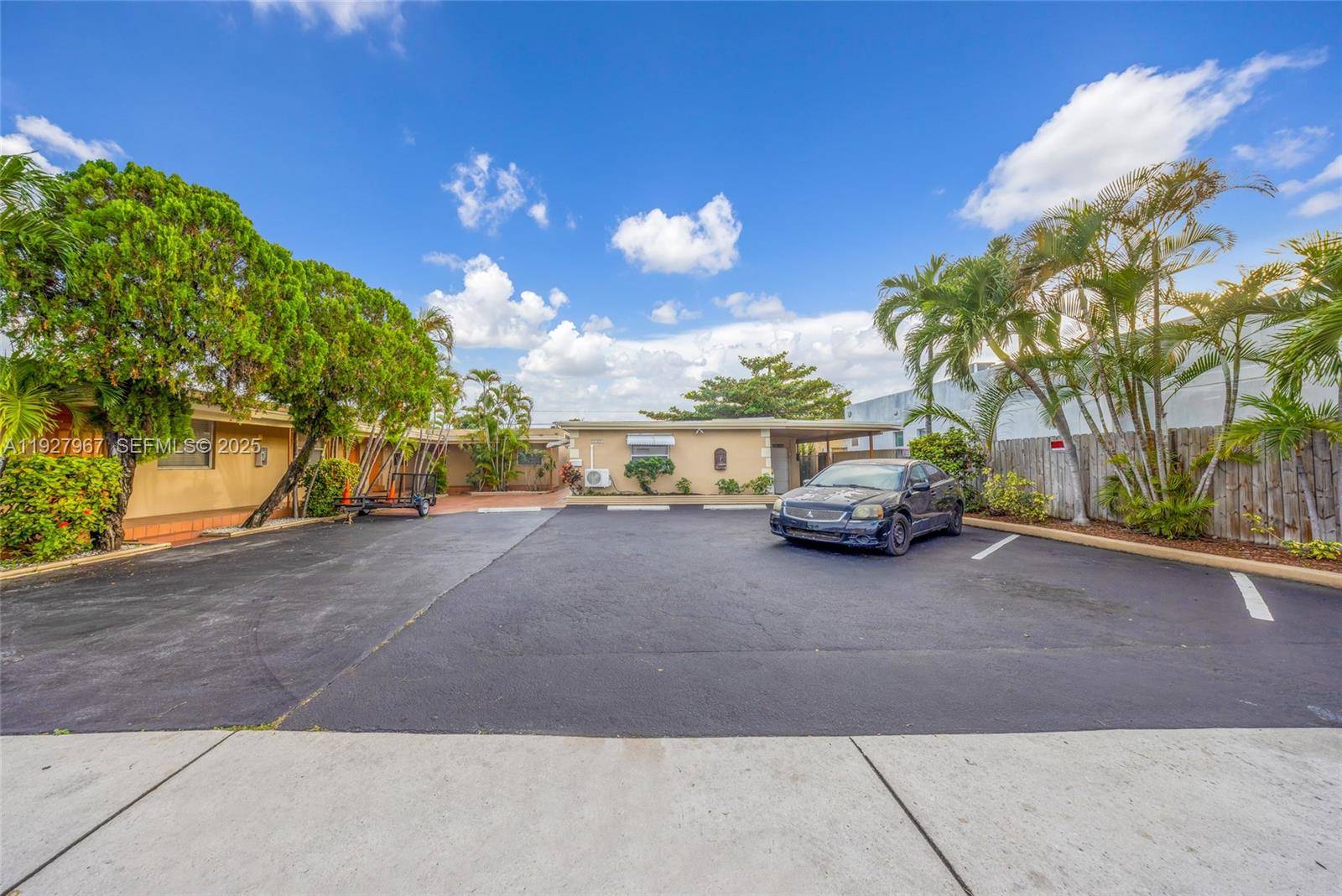 6124 Pembroke RdMiramar - picture