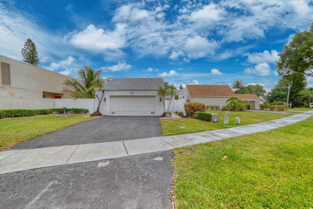 905 NW 22ndDelray Beach - picture