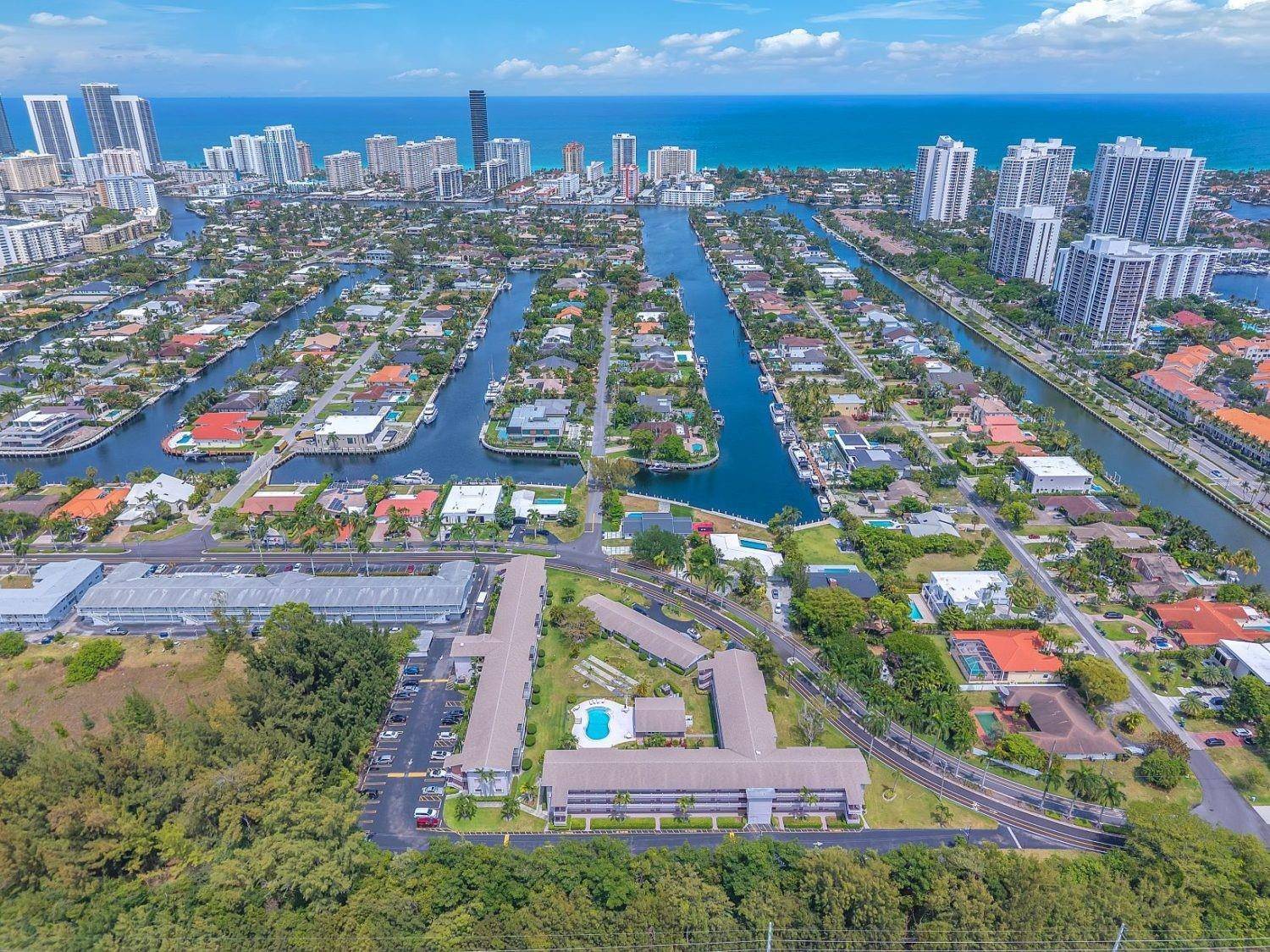 700 LayneHallandale Beach - GOLDEN ISLES CONDO APTS,GOLDEN ISLES CONDO condo unit 301 - picture