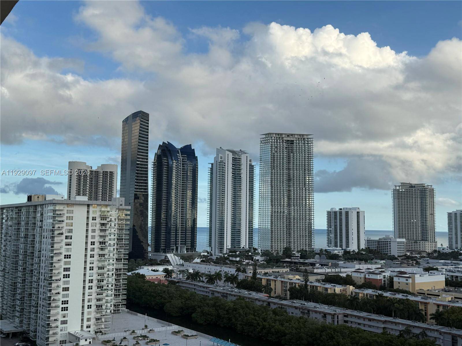 251 SE 174th StSunny Isles Beach - Co-Op 5+ Stories,Condo condo unit 2012 - picture