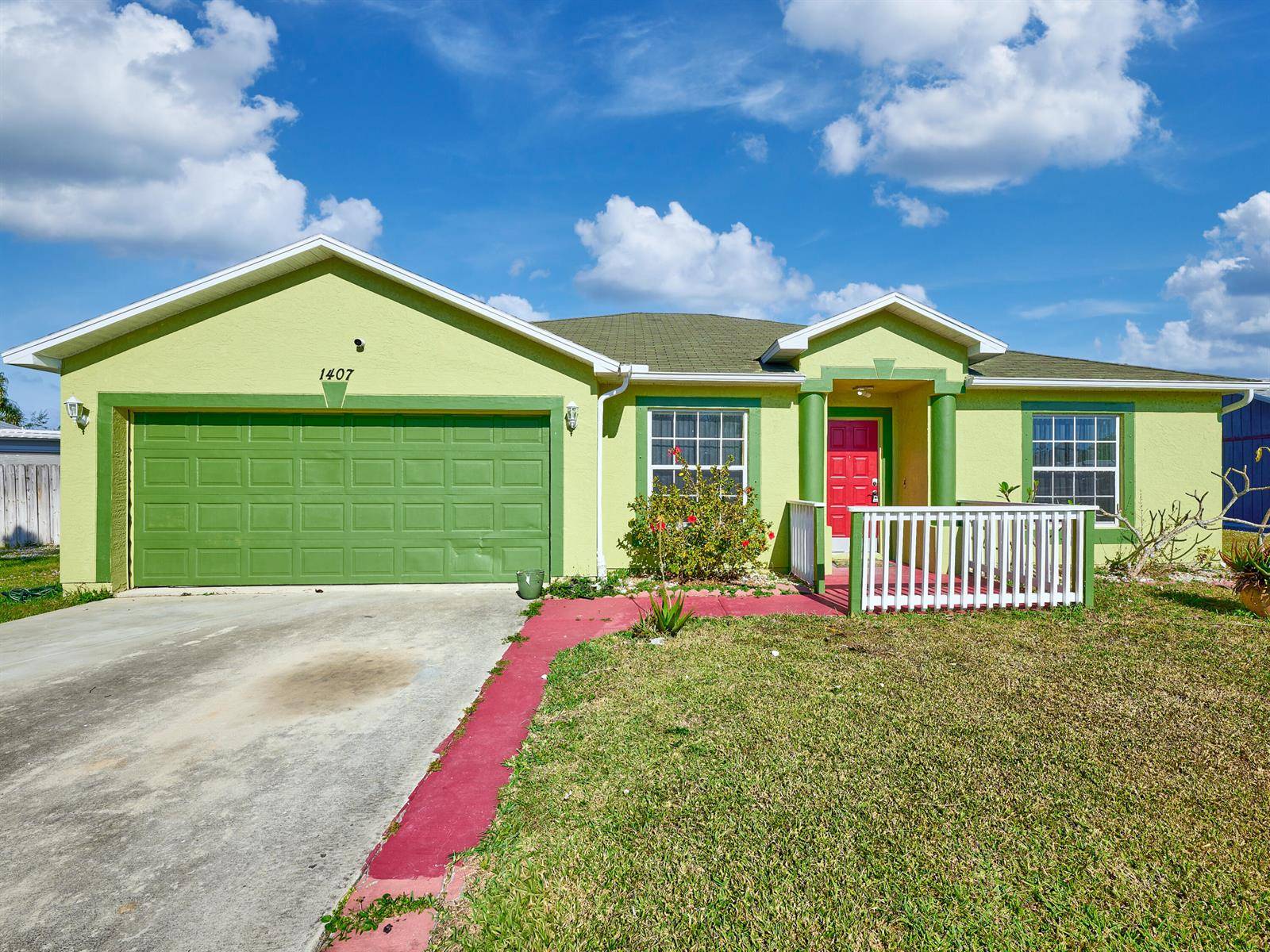 1407 SE GrapelandPort St. Lucie - picture