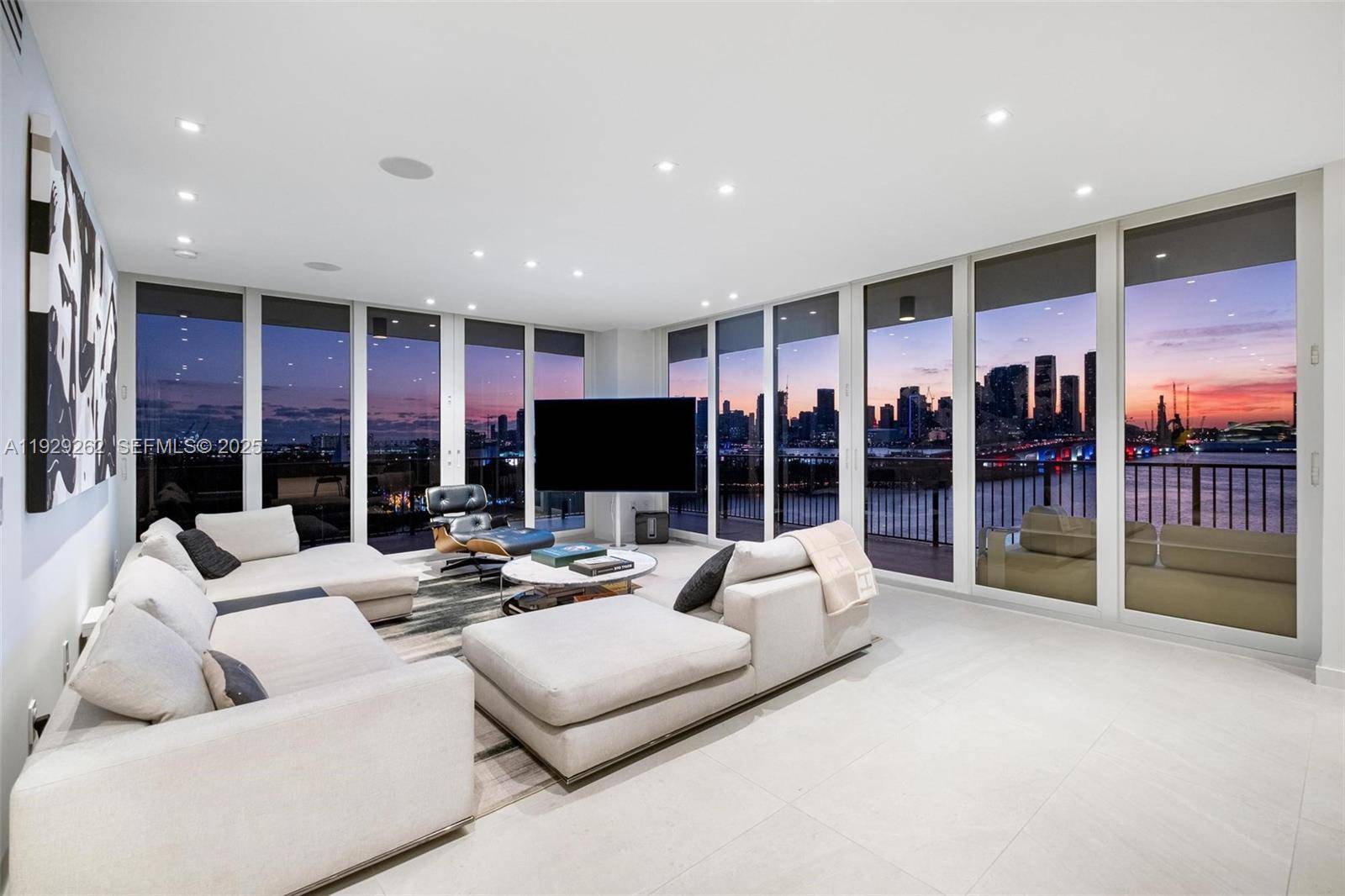 1000 Venetian WayMiami - Condo 5+ Stories,Condo condo unit 1004 - picture