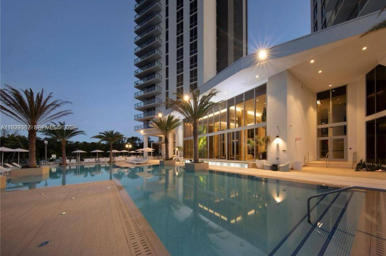 16385 Biscayne BlvdNorth Miami Beach - Condo 5+ Stories,Condo condo unit 301 - picture