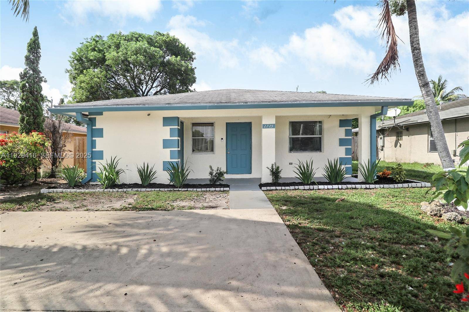 2725 NW 3rd StPompano Beach - picture