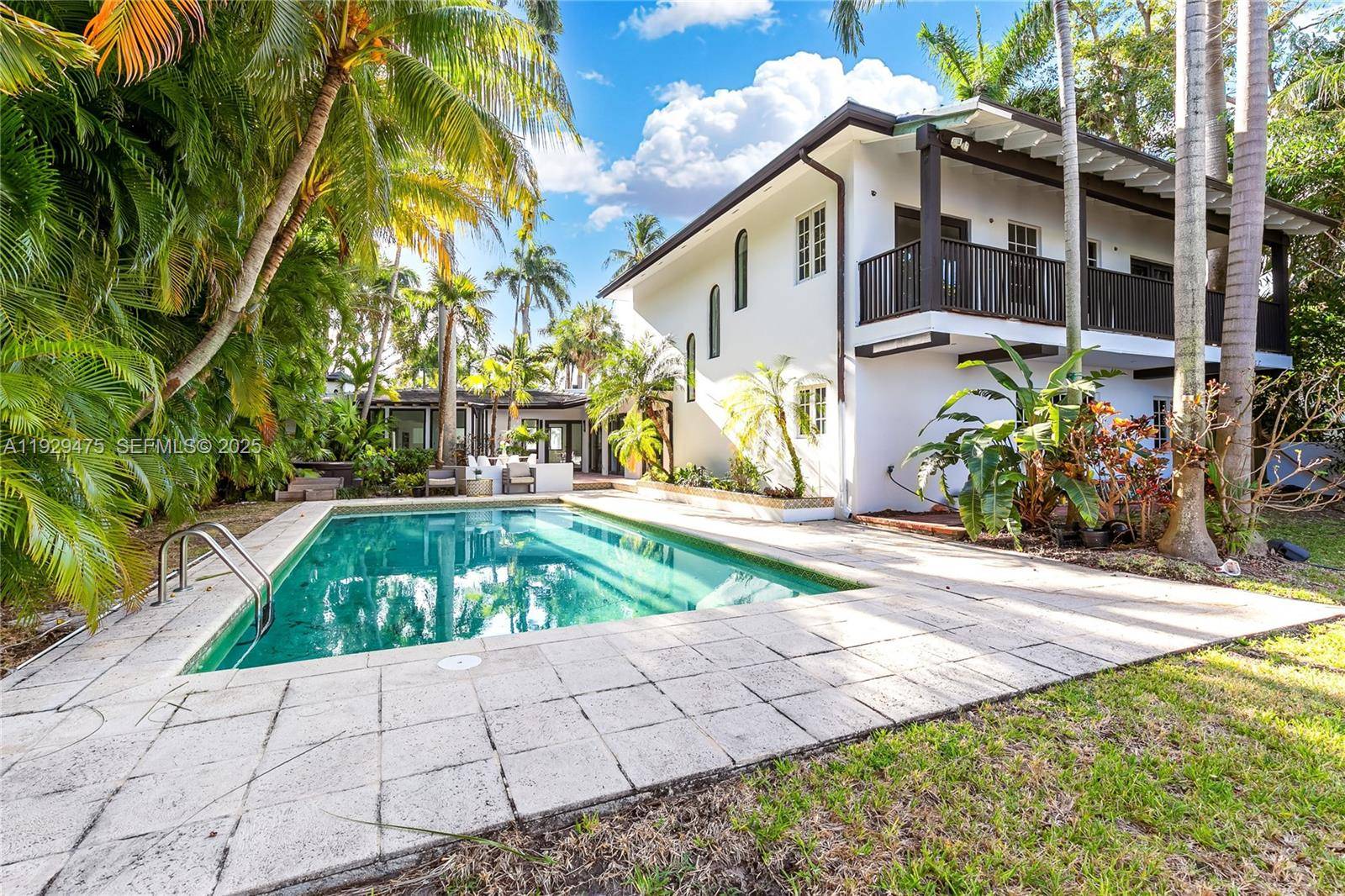 1349 Middle River DrFort Lauderdale - picture