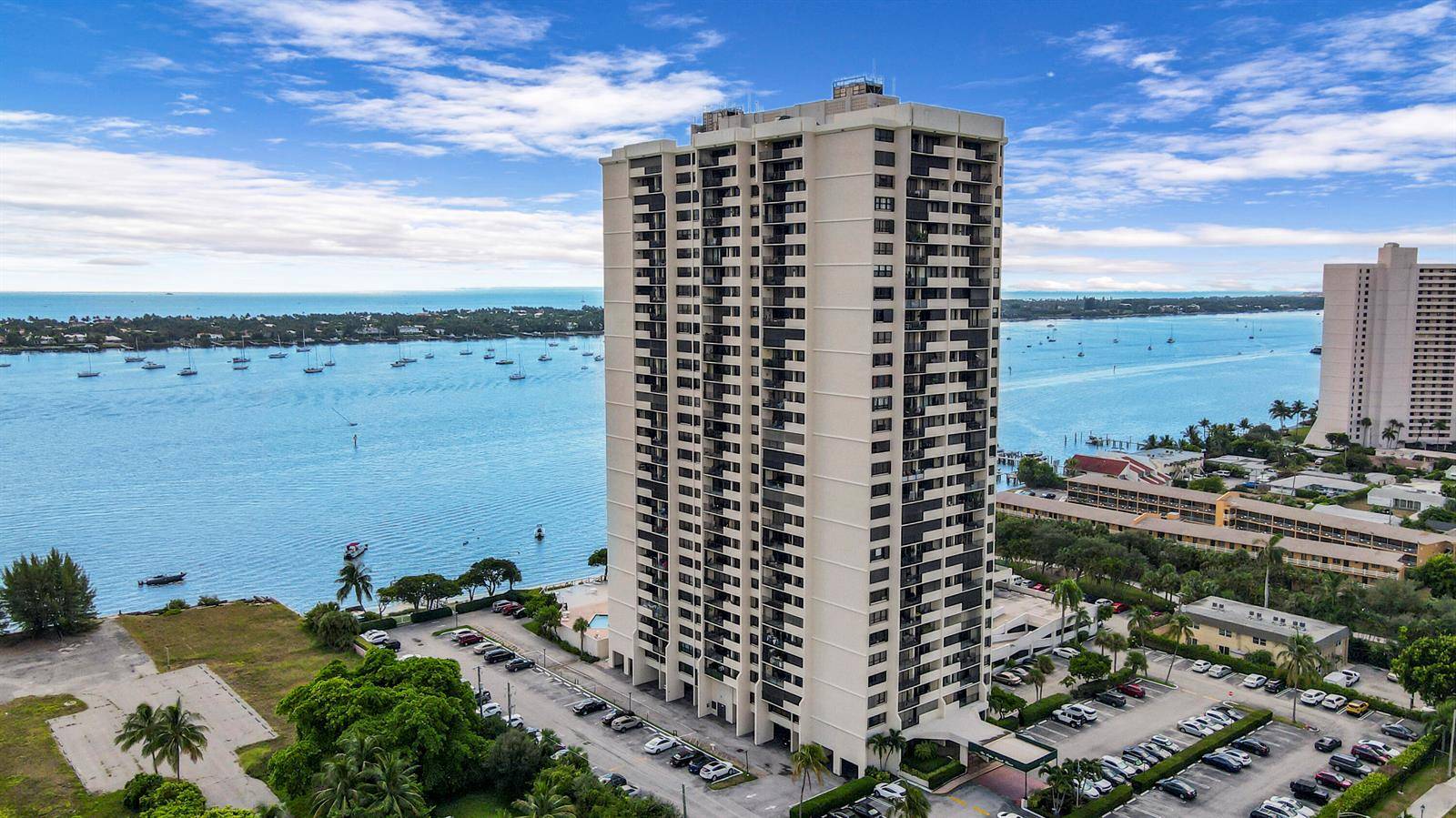 5600 N FlaglerWest Palm Beach - PALM BEACH HOUSE CONDO condo unit 401 - picture