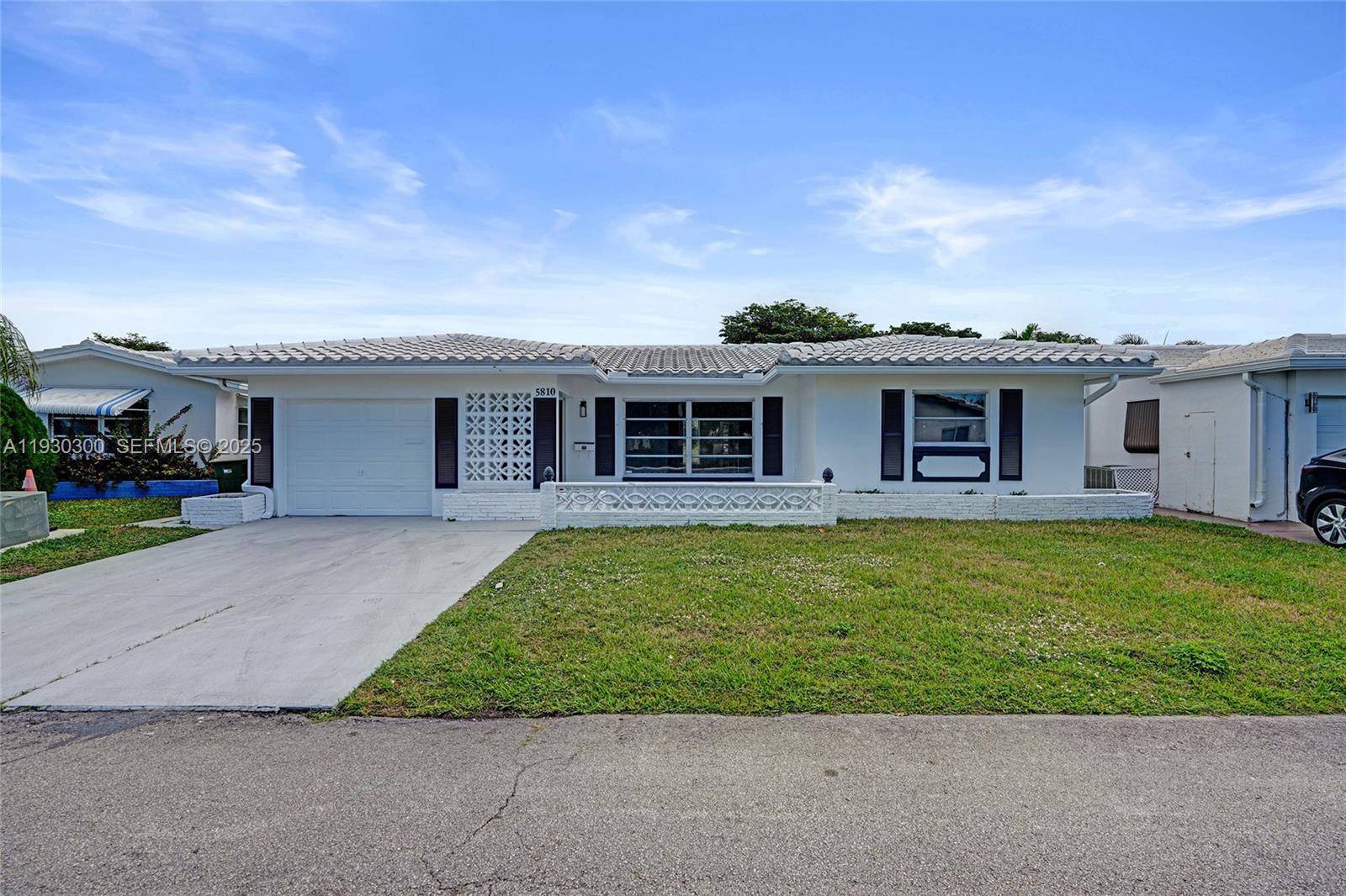 5810 NW 81st AveTamarac - picture