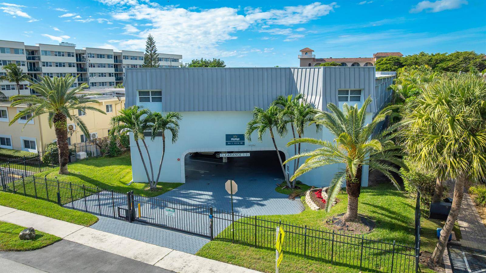 961 S OceanDeerfield Beach - LEMANS CONDOMINIUM condo unit 302 - picture
