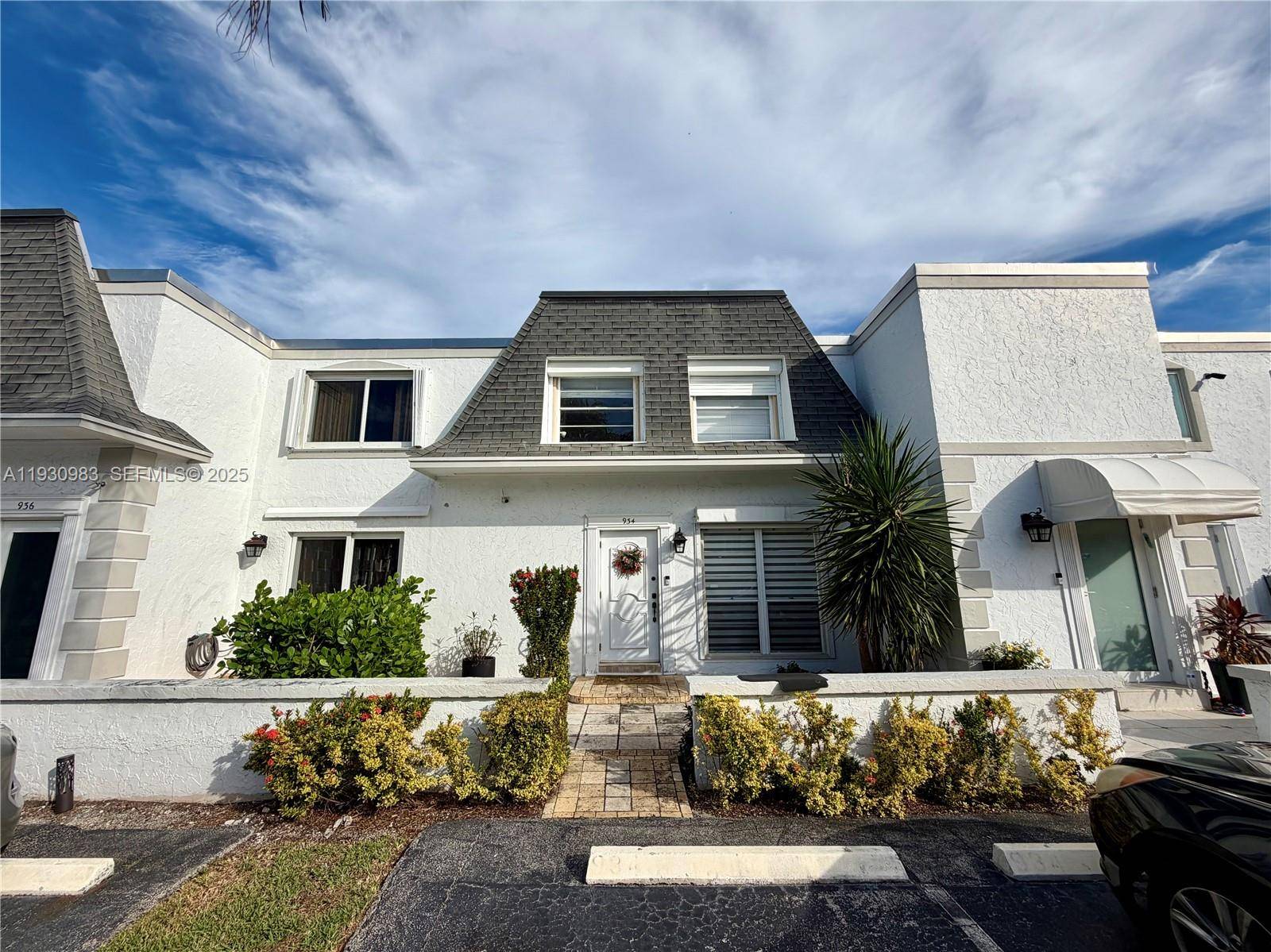 934 NE 27th AveHallandale Beach - picture