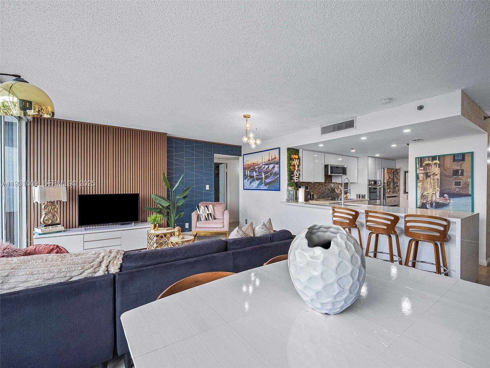 7601 E Treasure DrNorth Bay Village - Condo 5+ Stories,Condo condo unit 711 - picture