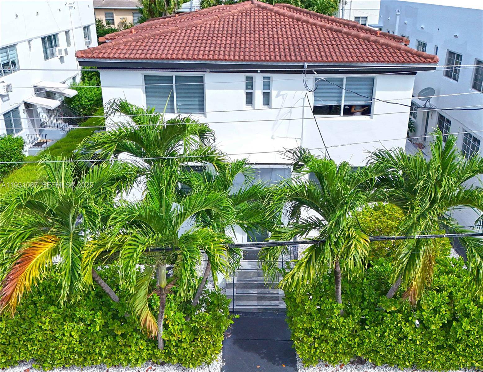815 W 39th StMiami Beach - picture