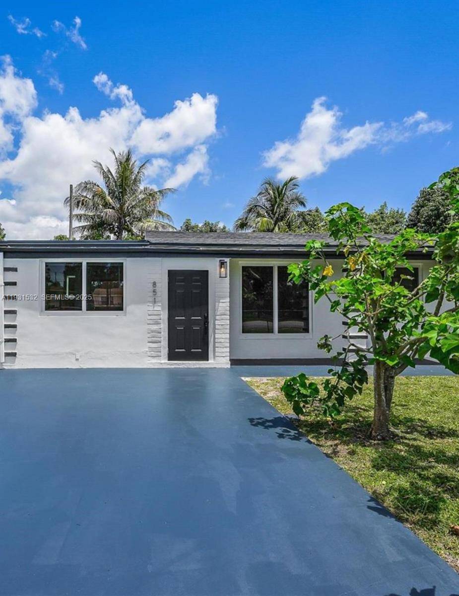 851 NW 146th StMiami - picture