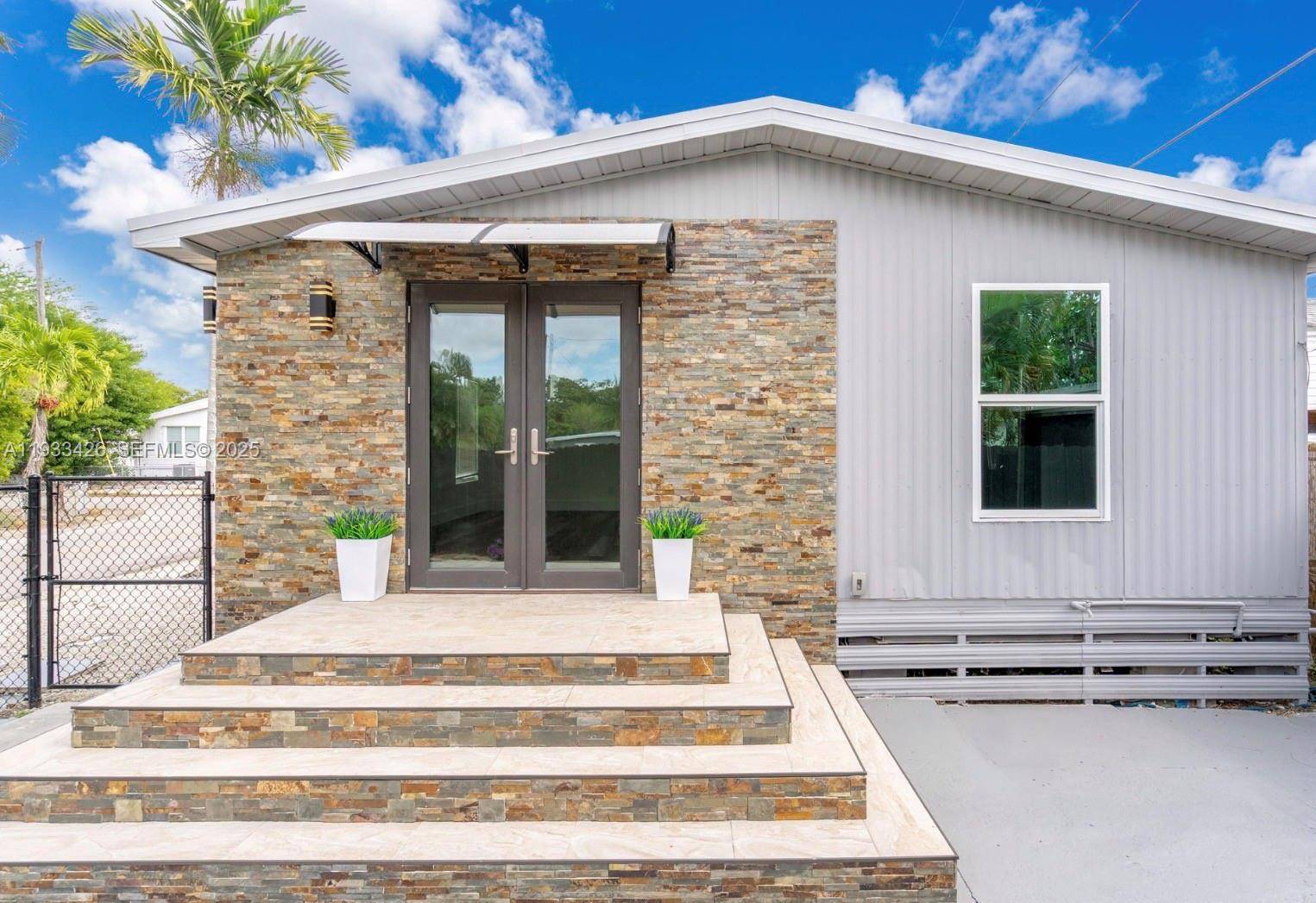 2394 NE 136th TerNorth Miami Beach - picture