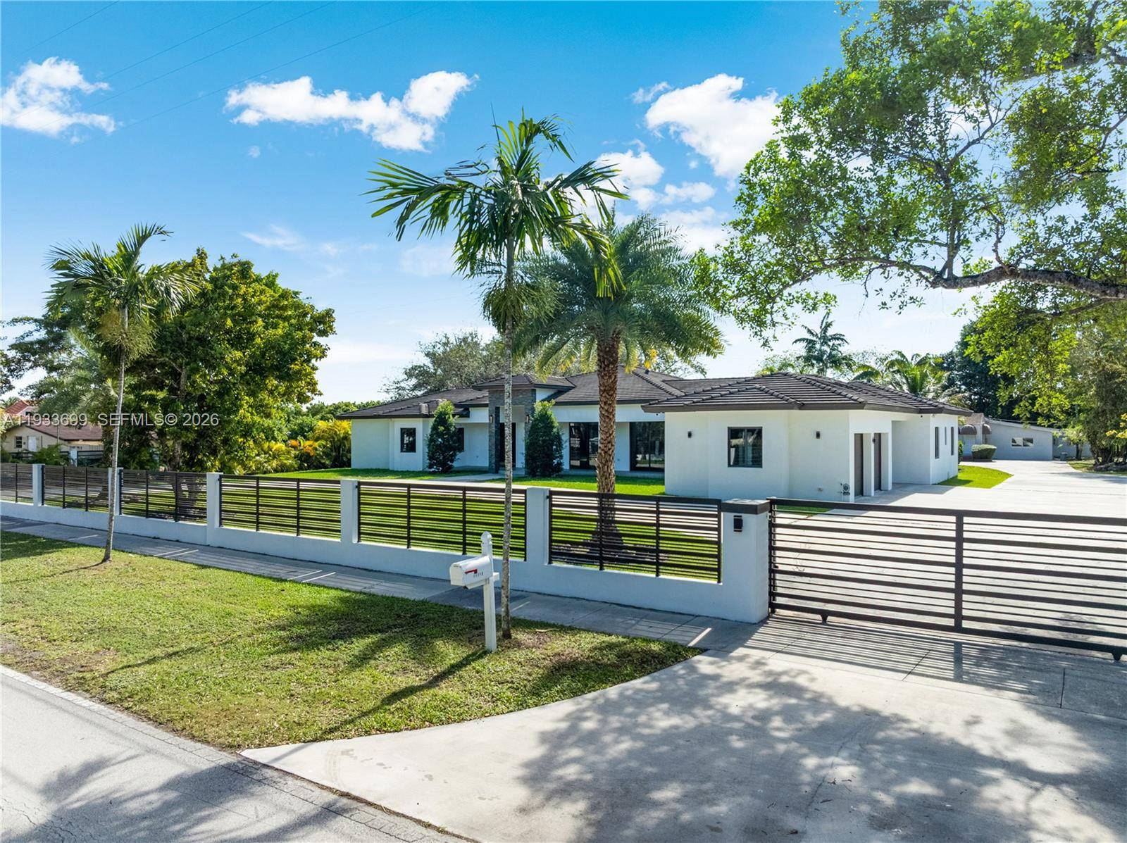 10398 SW 64th StMiami - picture