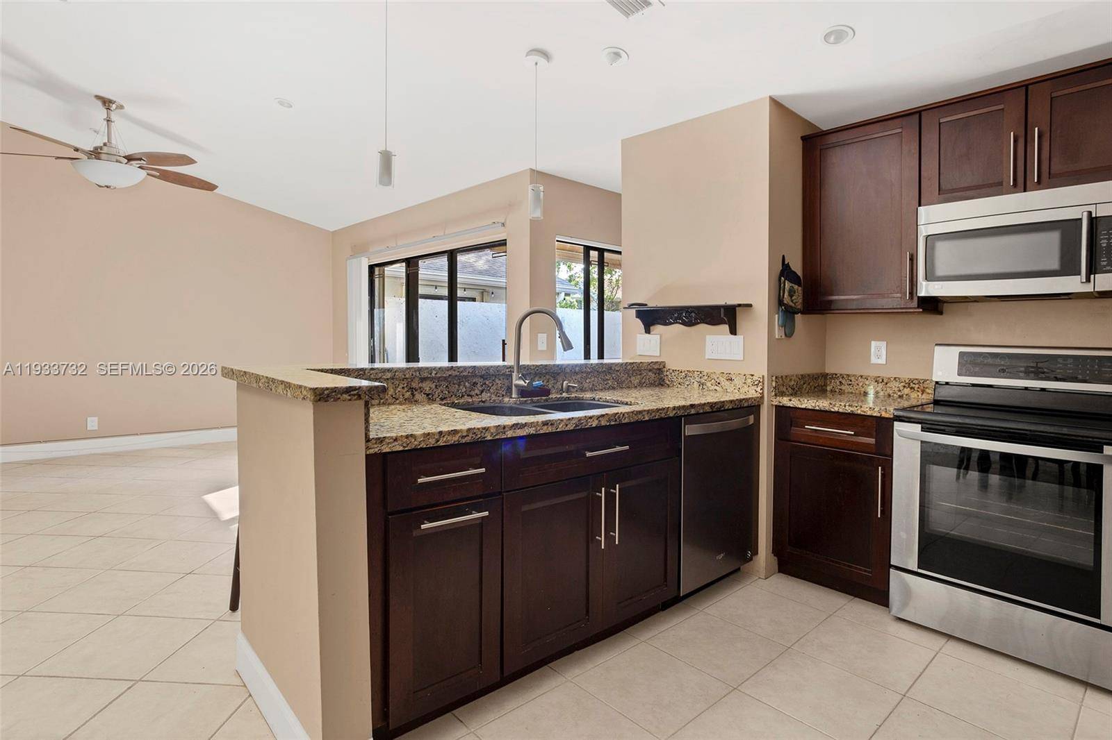 3074 S Oakland Forest DrOakland Park - PINES OF OAKLAND FOREST W condo unit 702 - picture