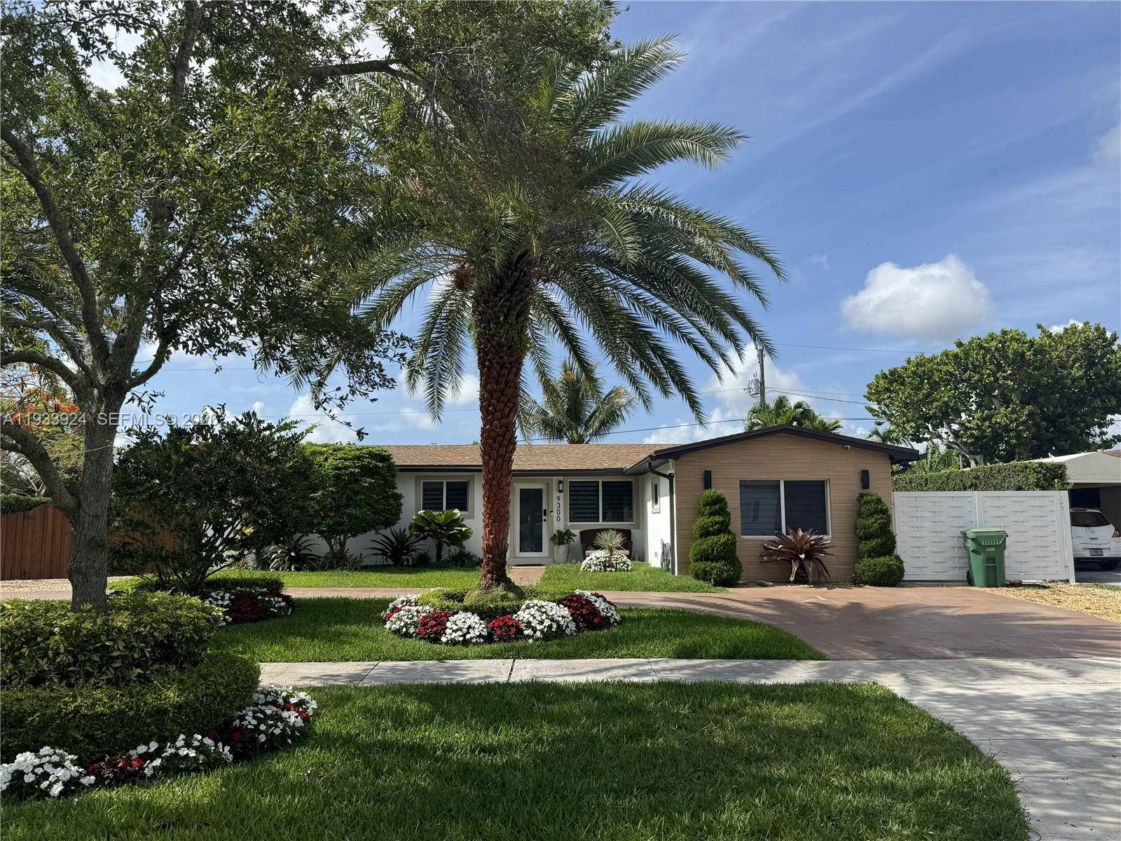 9300 SW 192nd DrCutler Bay - picture