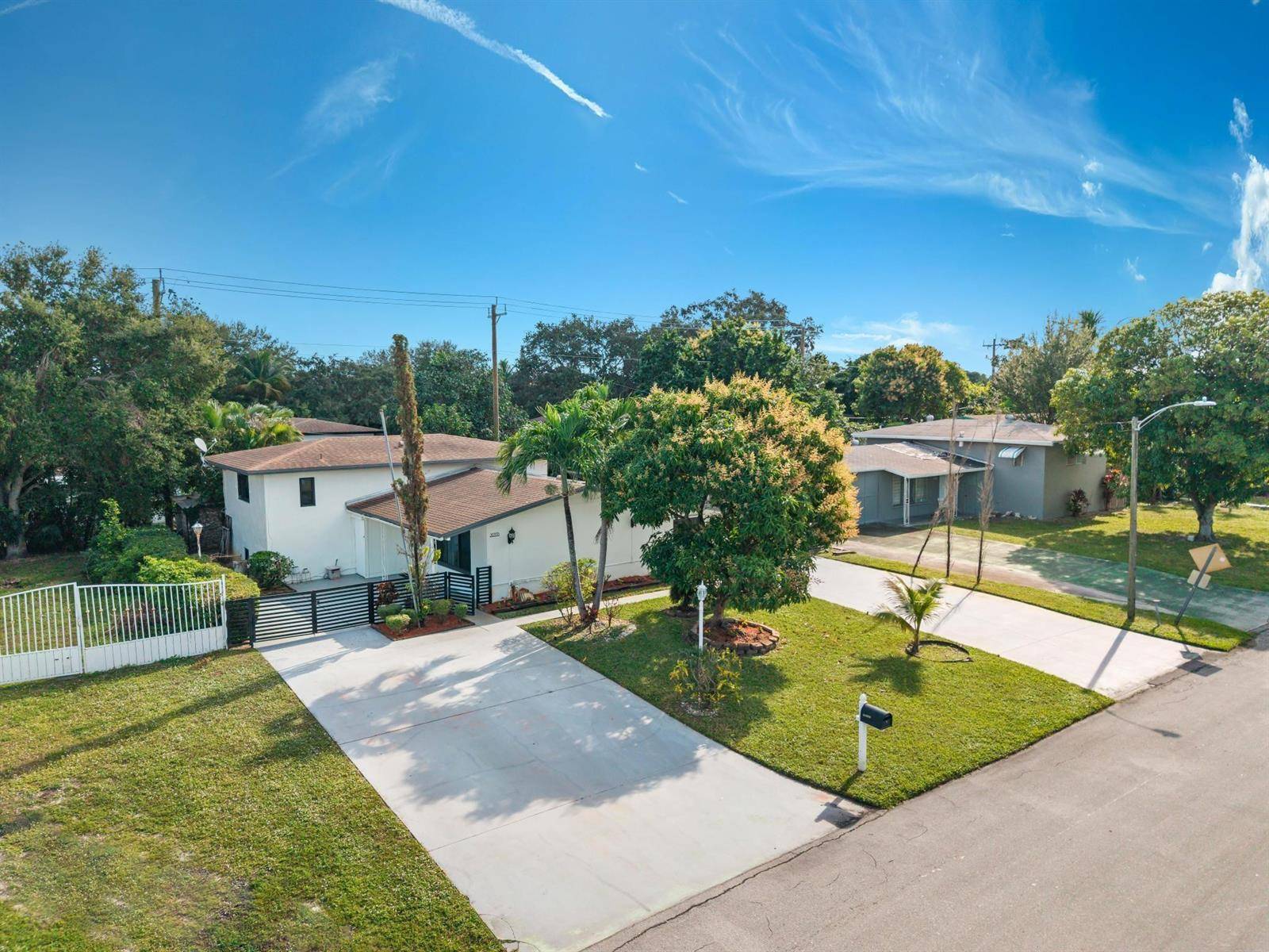 20335 NE 13thMiami - picture