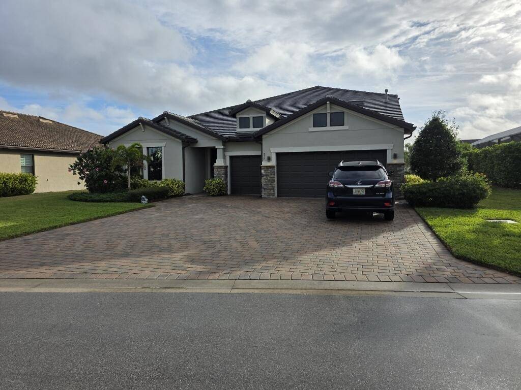 527 SE VallartaPort St. Lucie - picture