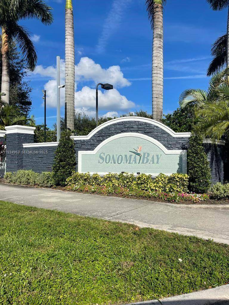 3550 Oleander TerRiviera Beach - picture