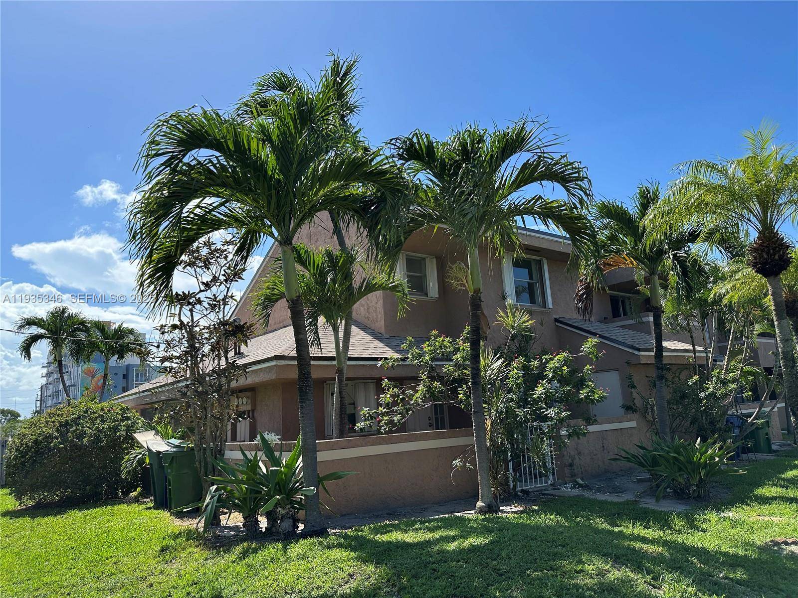 708 SE 3rd Ave ExtHallandale Beach - Townhouse condo unit 201 - picture