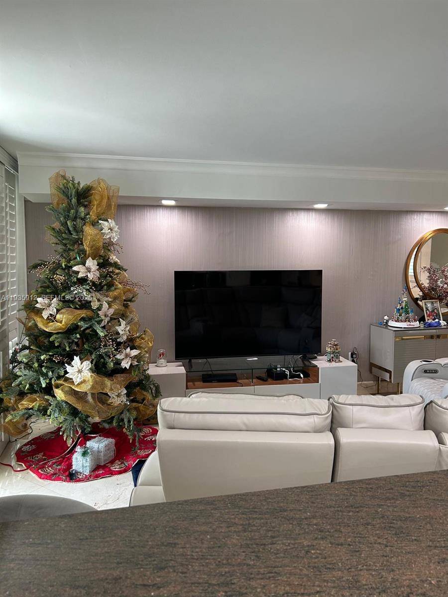 20941 NE 37th CtAventura - picture