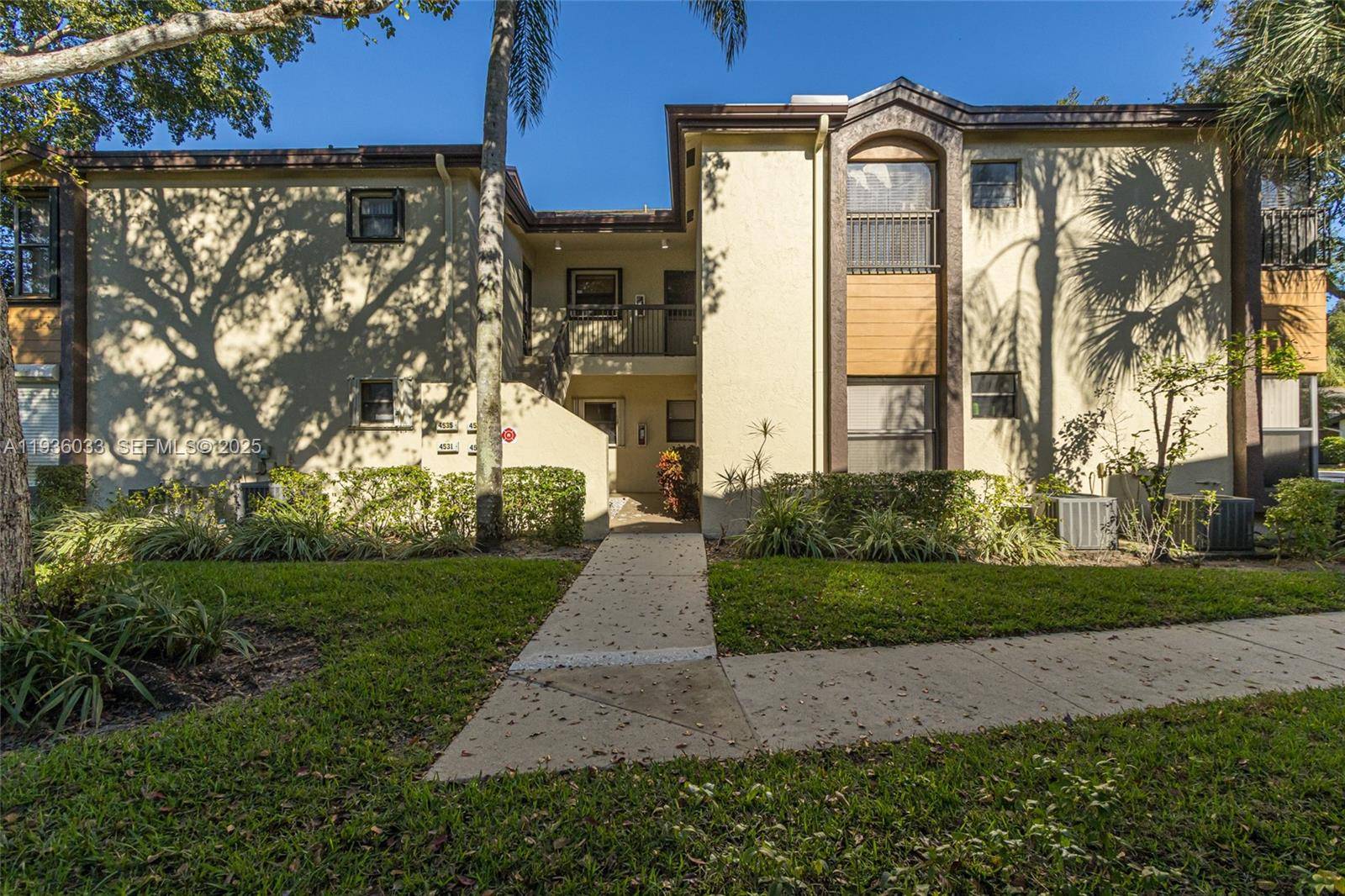 4534 S Carambola Cir SCoconut Creek - Condo 1-4 Stories,Condo condo unit 27275 - picture