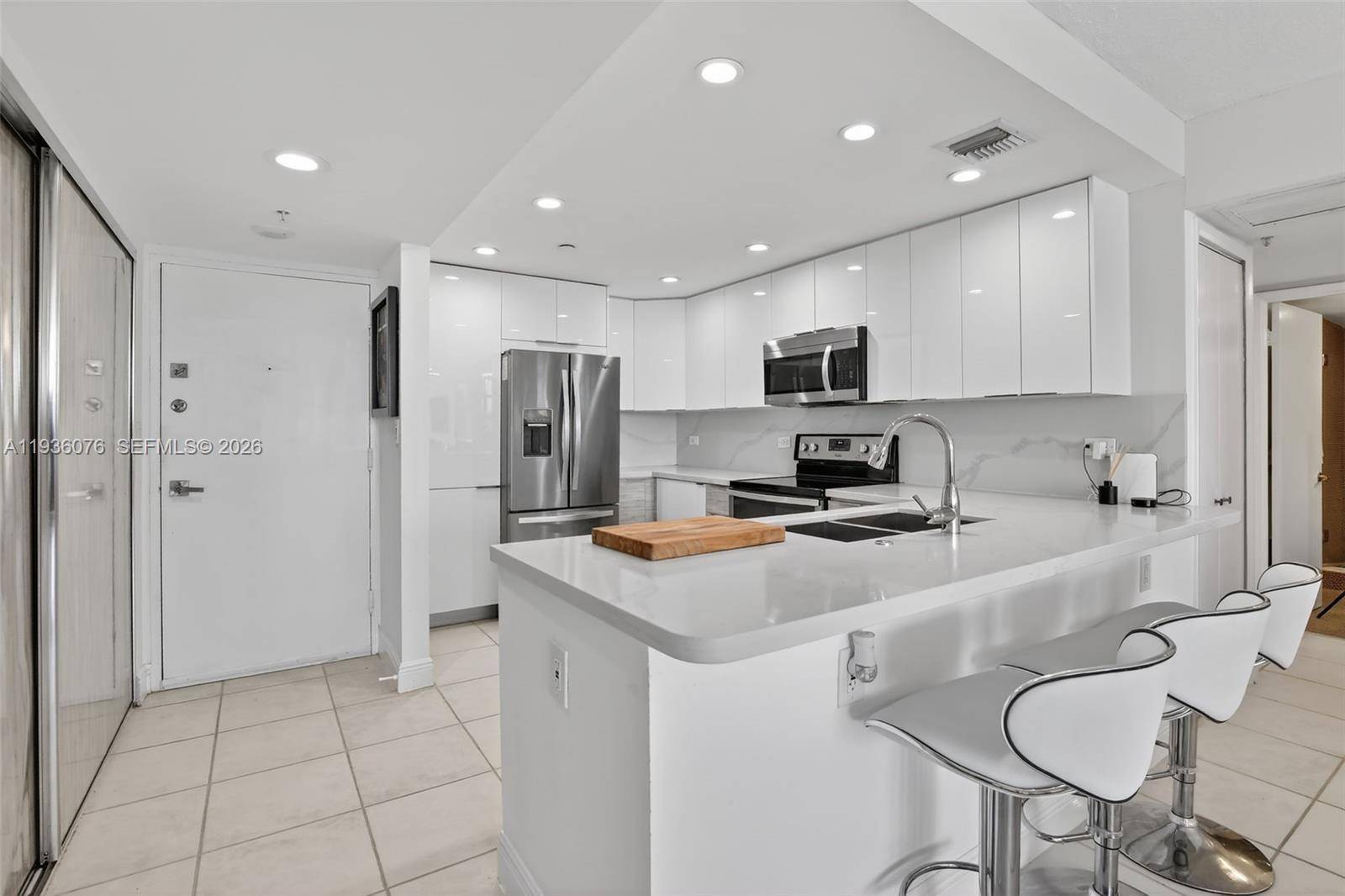 20505 E Country Club DrAventura - Condo 5+ Stories,Condo condo unit 833 - picture