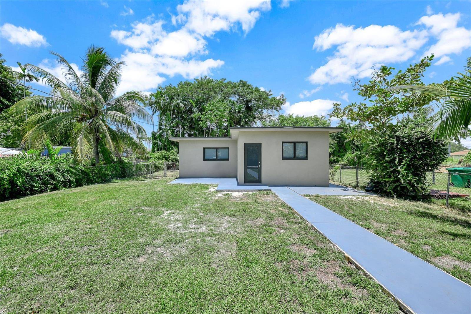 8280 NW 5th AveMiami - picture