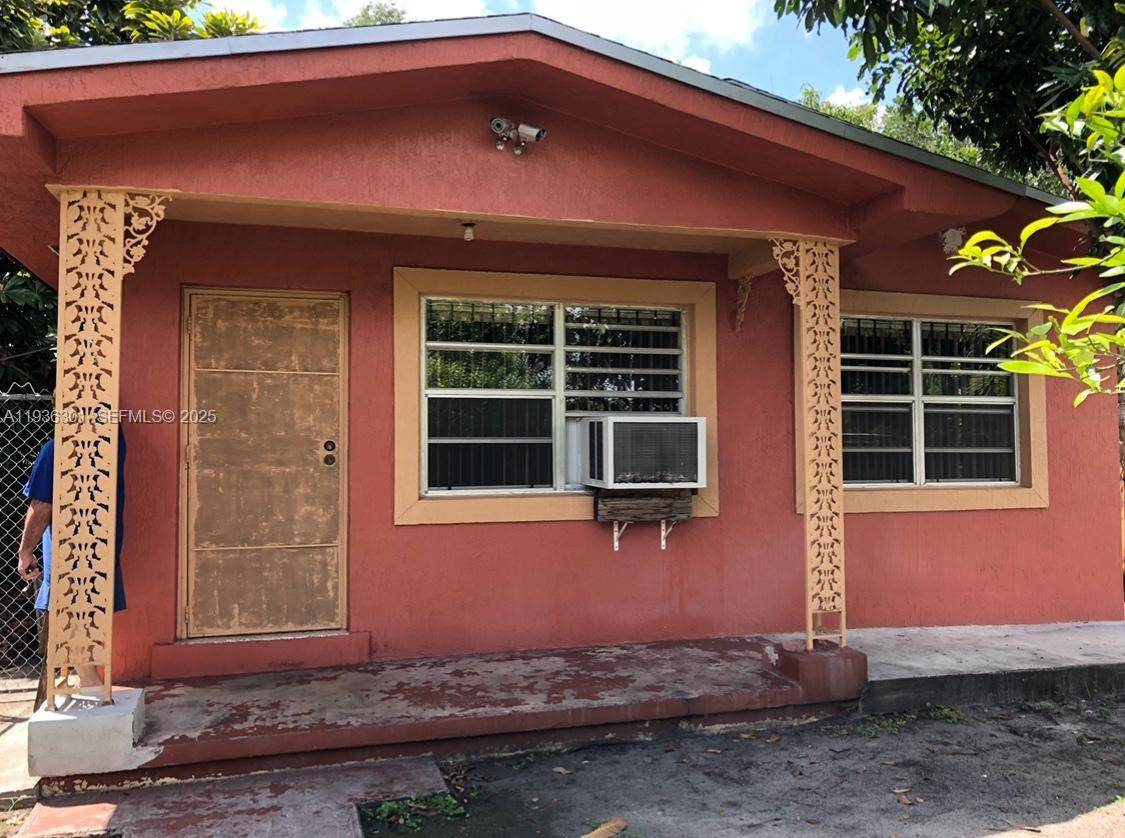 800 NW 57th StMiami - picture
