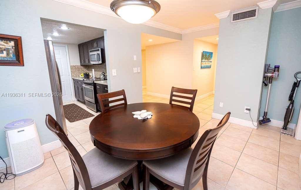 8600 SW 109th AveMiami - COURTYARDS AT KENDALL CON condo unit 4-114 - picture