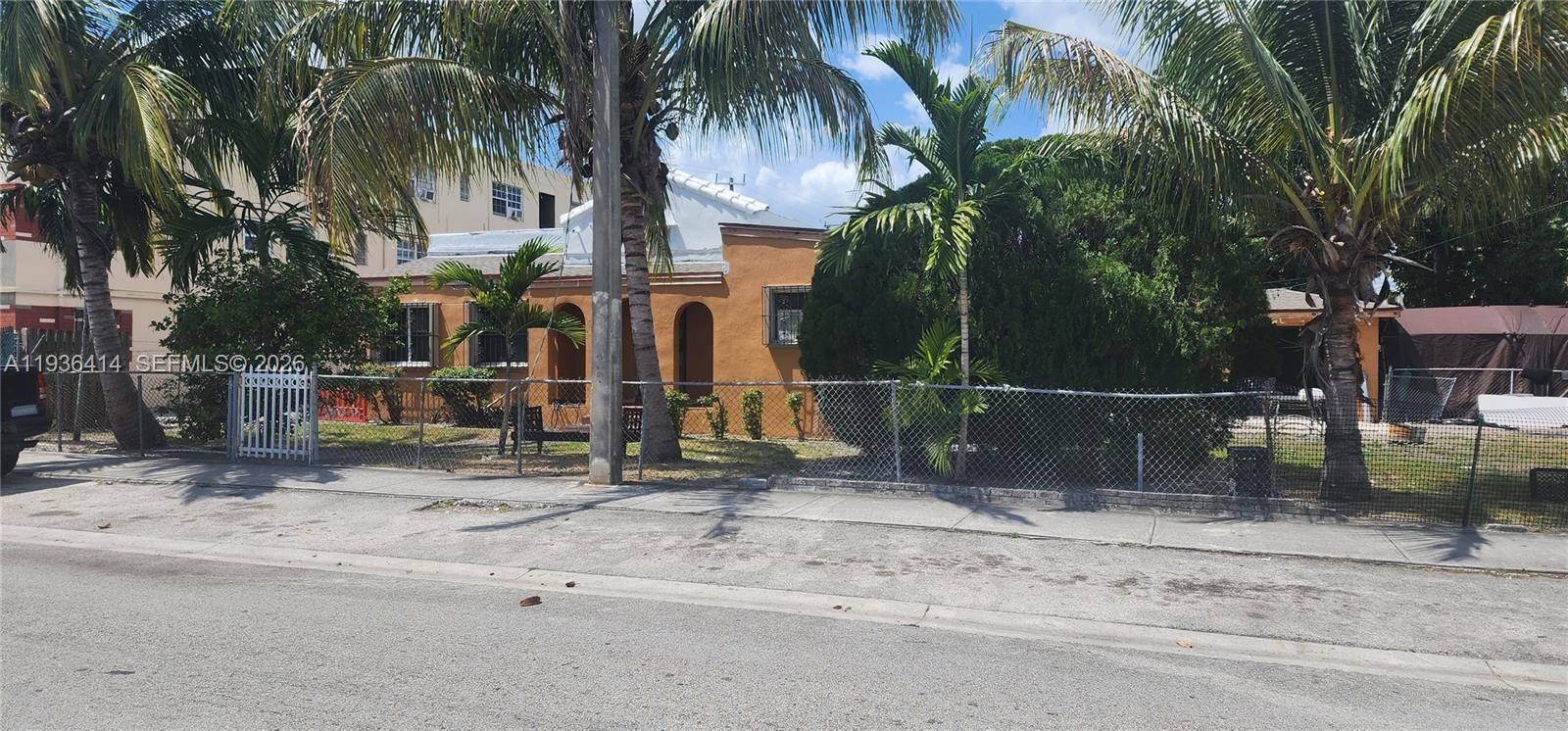5428 NW 13th AveMiami - picture