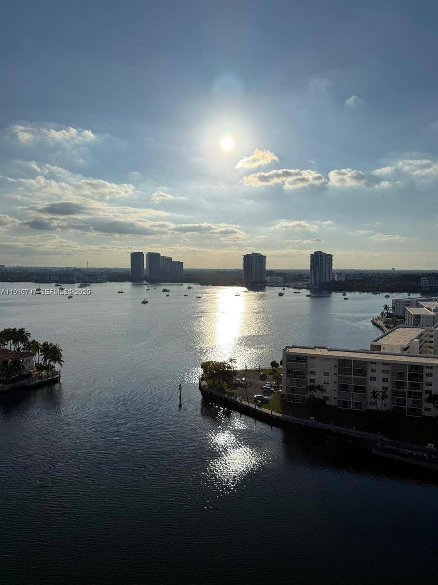 1000 W Island BlvdAventura - Condo 5+ Stories,Condo condo unit 1710 - picture