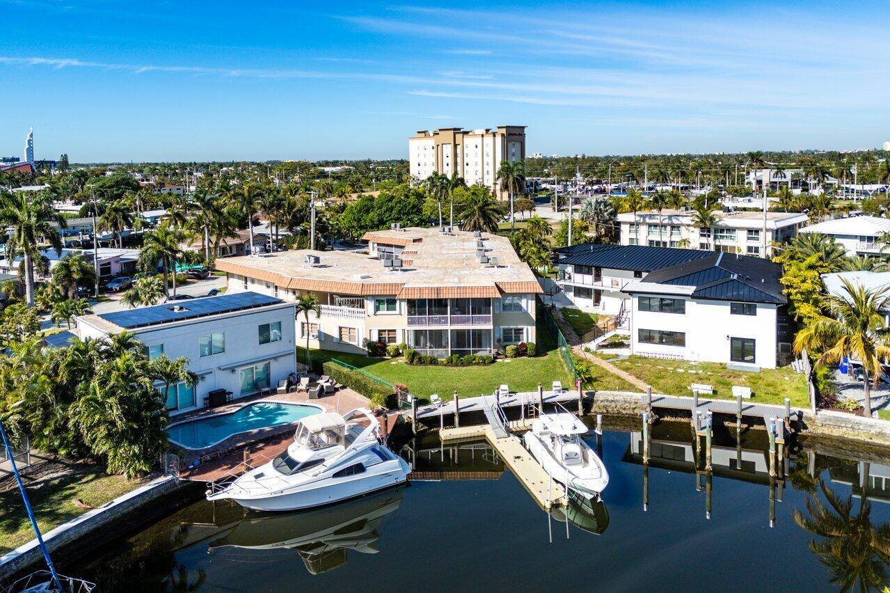 2201 SE 9thPompano Beach - Condo condo unit 107 - picture