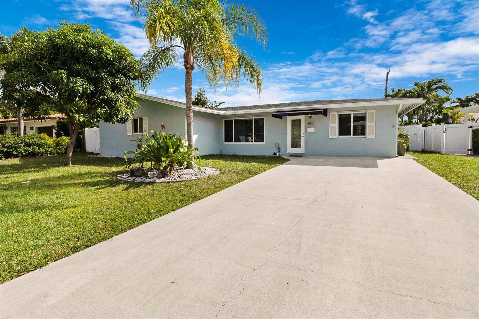 912 SE 8thDeerfield Beach - picture