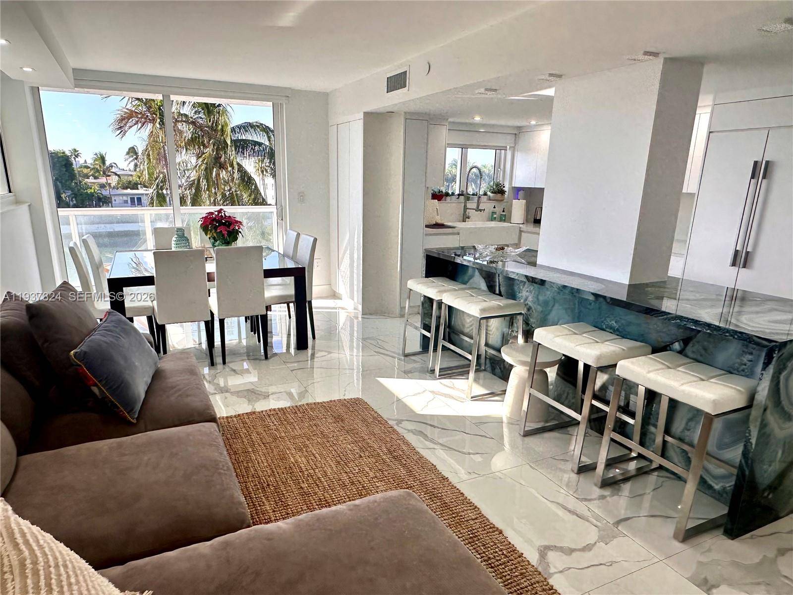 2457 Collins AveMiami Beach - Condo/Co-Op/Annual,Condo condo unit 408 - picture
