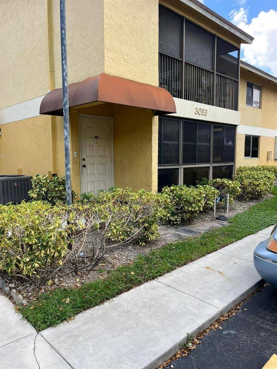 3053 N Oakland ForestOakland Park - OAKLAND FOREST CLUB condo unit 201 - picture