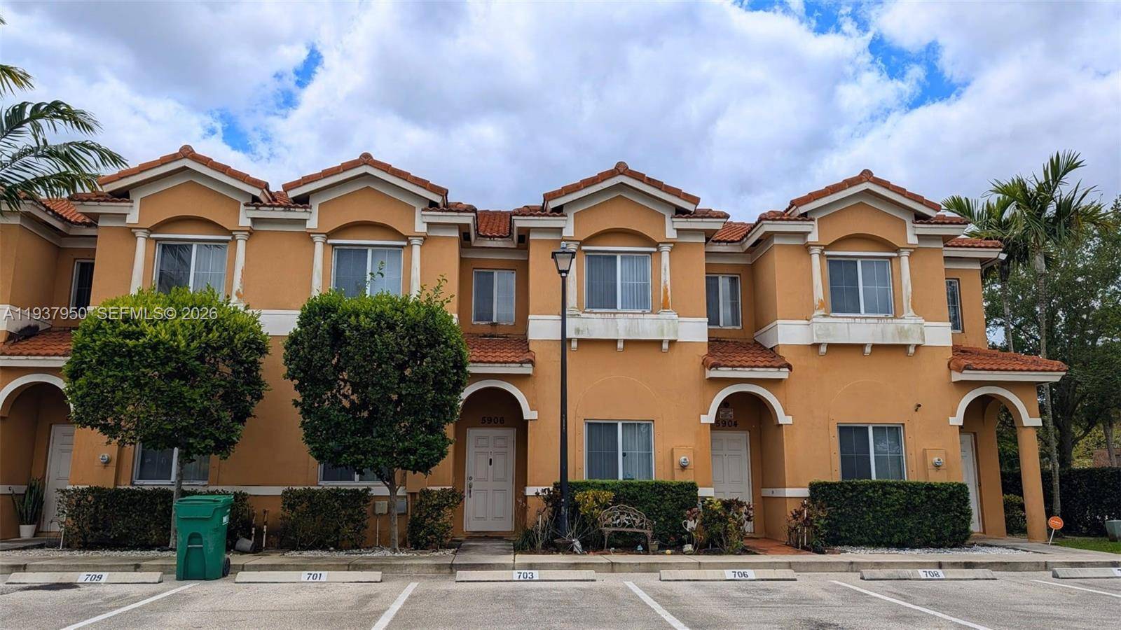 5906 Woodlands BlvdTamarac - picture