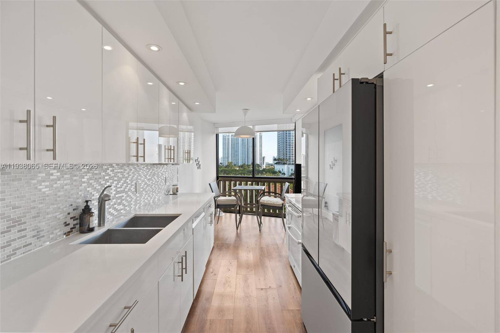 1000 W Island BlvdAventura - Condo 5+ Stories,Condo condo unit 807 - picture