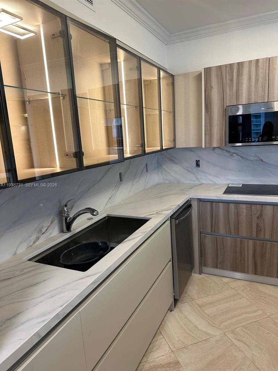 19500 Turnberry WayAventura - Condo 5+ Stories,Condo condo unit 12E - picture