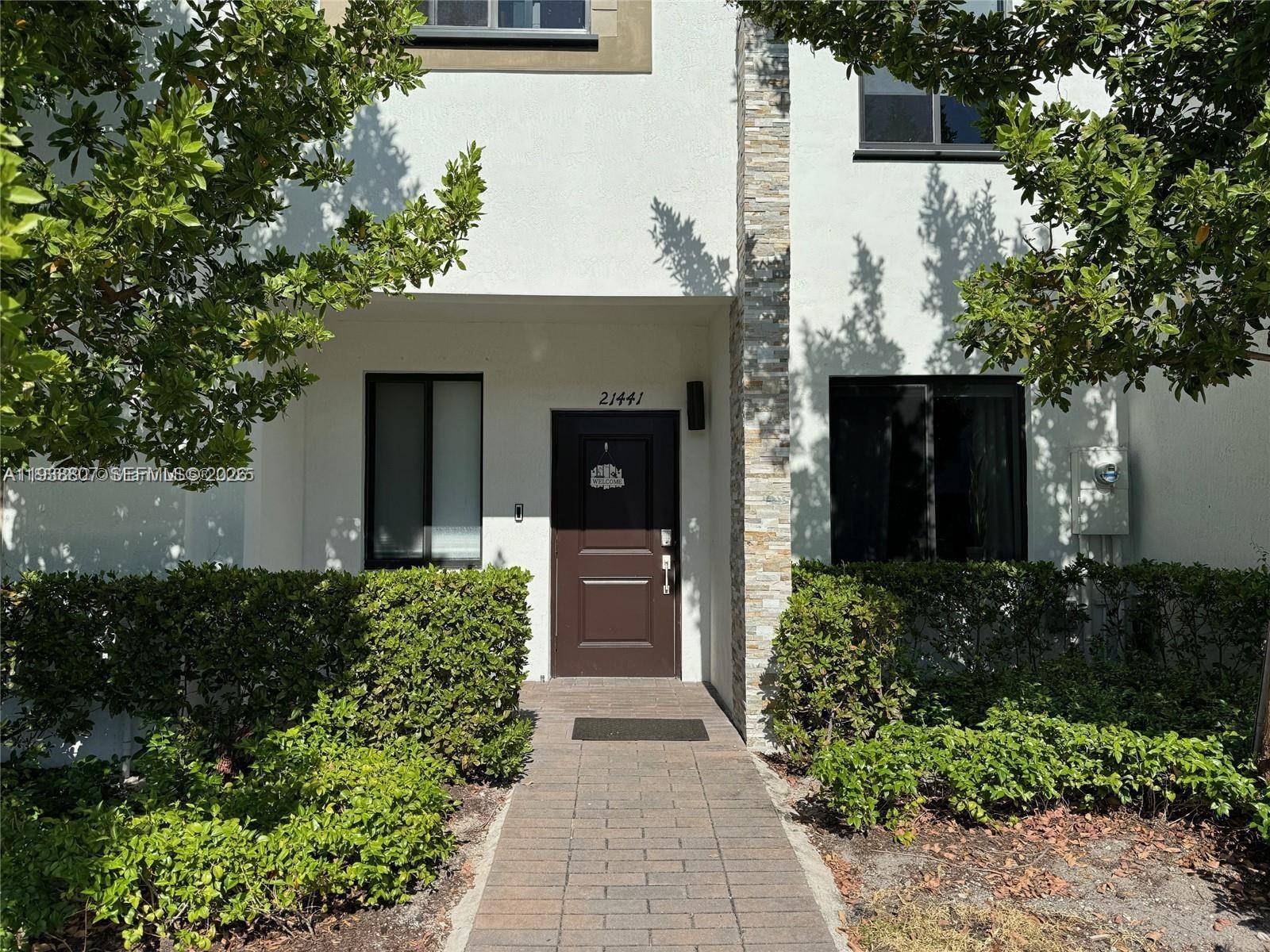 21441 NE 3rd PlMiami - picture