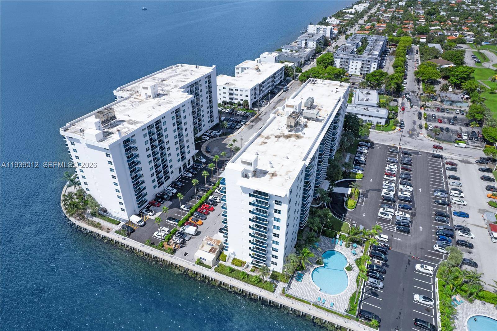 7501 E Treasure DrNorth Bay Village - Condo 5+ Stories,Condo condo unit 3M - picture