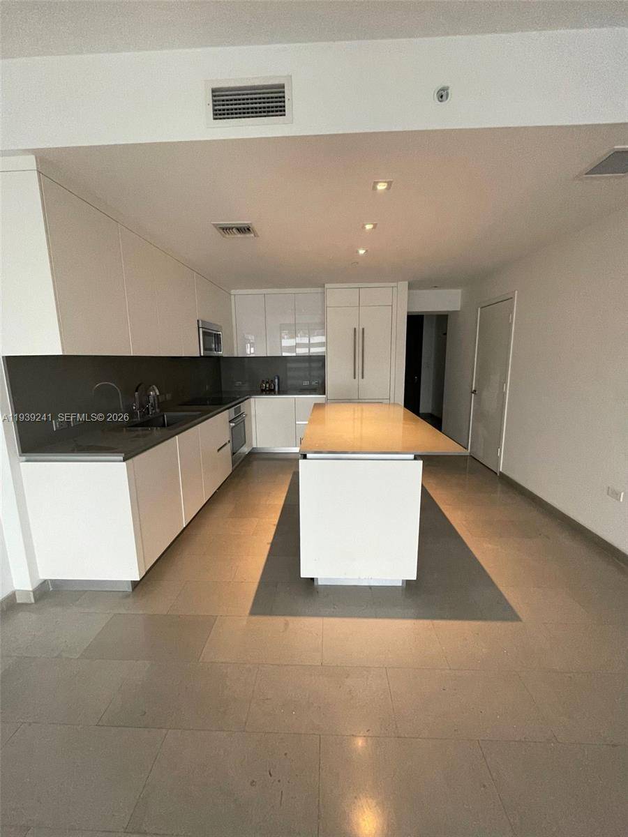 88 SW 7th StMiami - Condo/Co-Op/Annual,Condo condo unit 1608 - picture