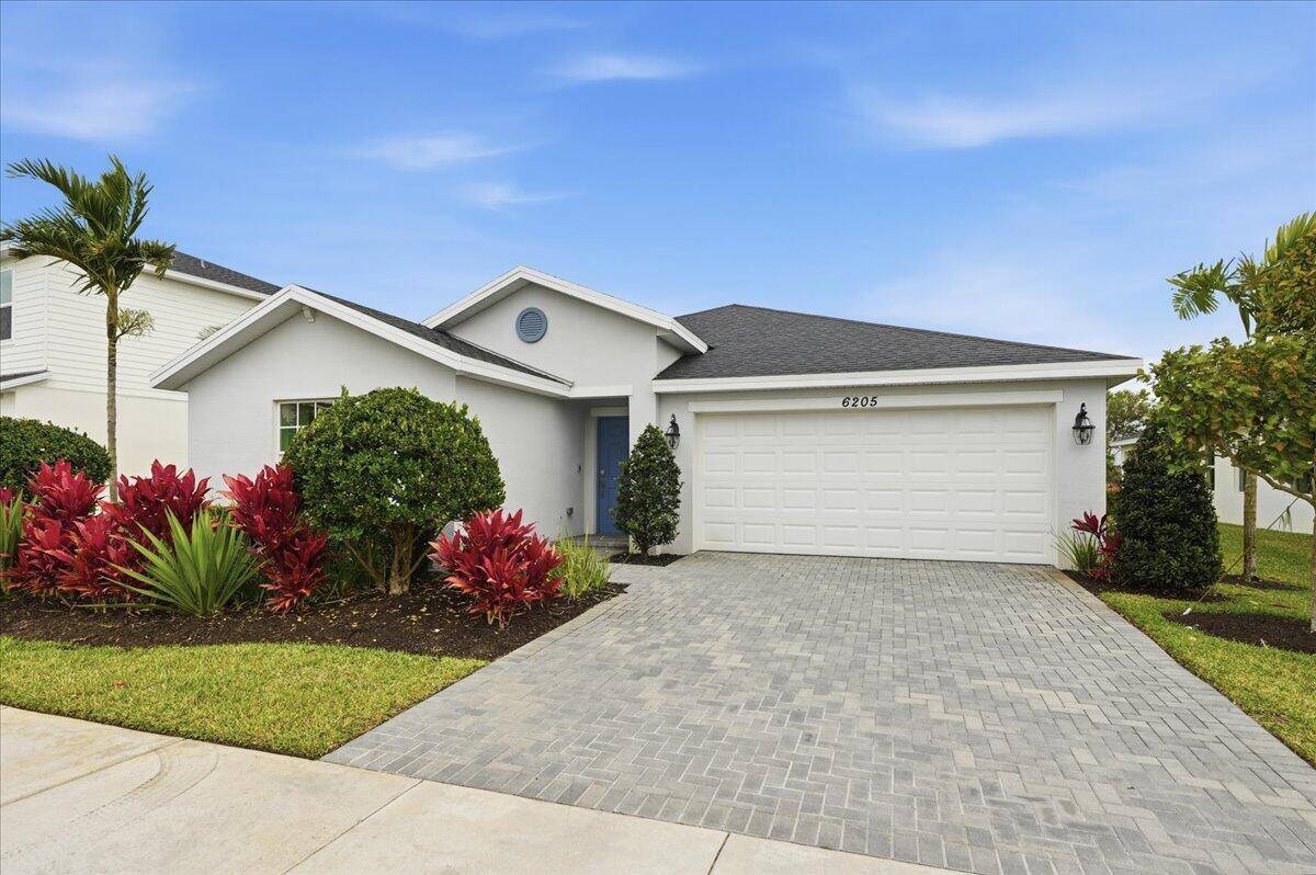 6205 NW SweetwoodPort St. Lucie - picture