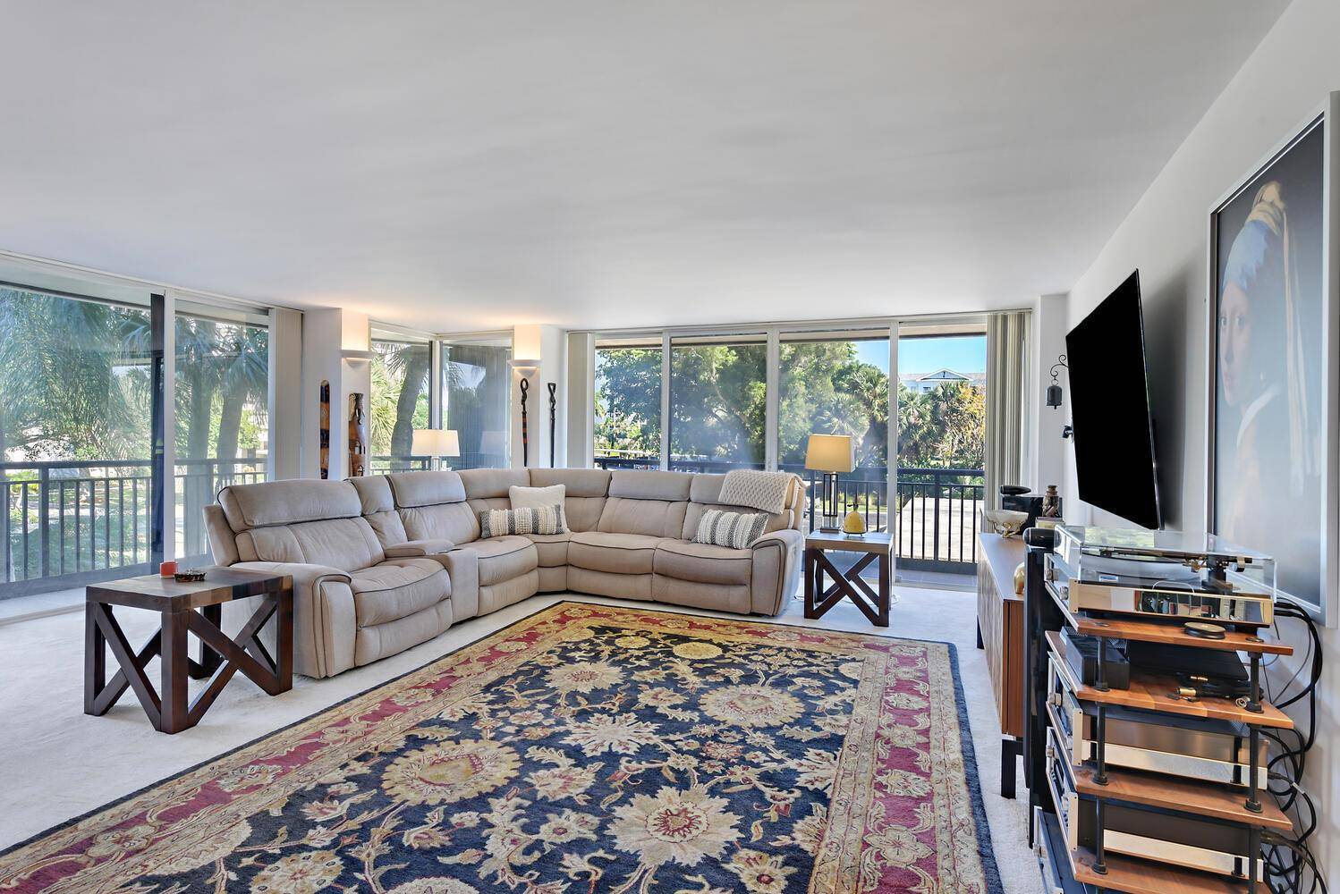 2427 PresidentialWest Palm Beach - PARLIAMENT EAST CONDO condo unit 204 - picture