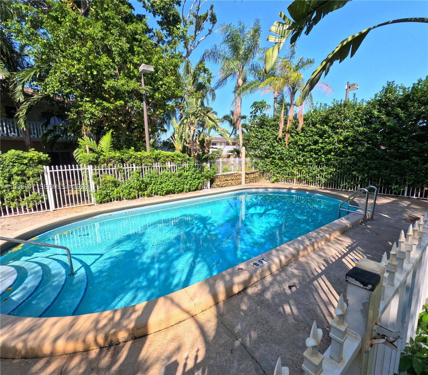 1423 Holly Heights DrFort Lauderdale - Condo 1-4 Stories,Condo condo unit 15 - picture