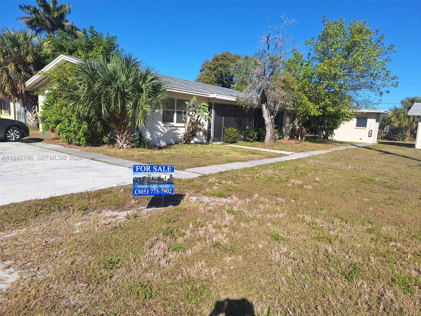 245 E PARKWAYOther City - In The State Of Florida - picture