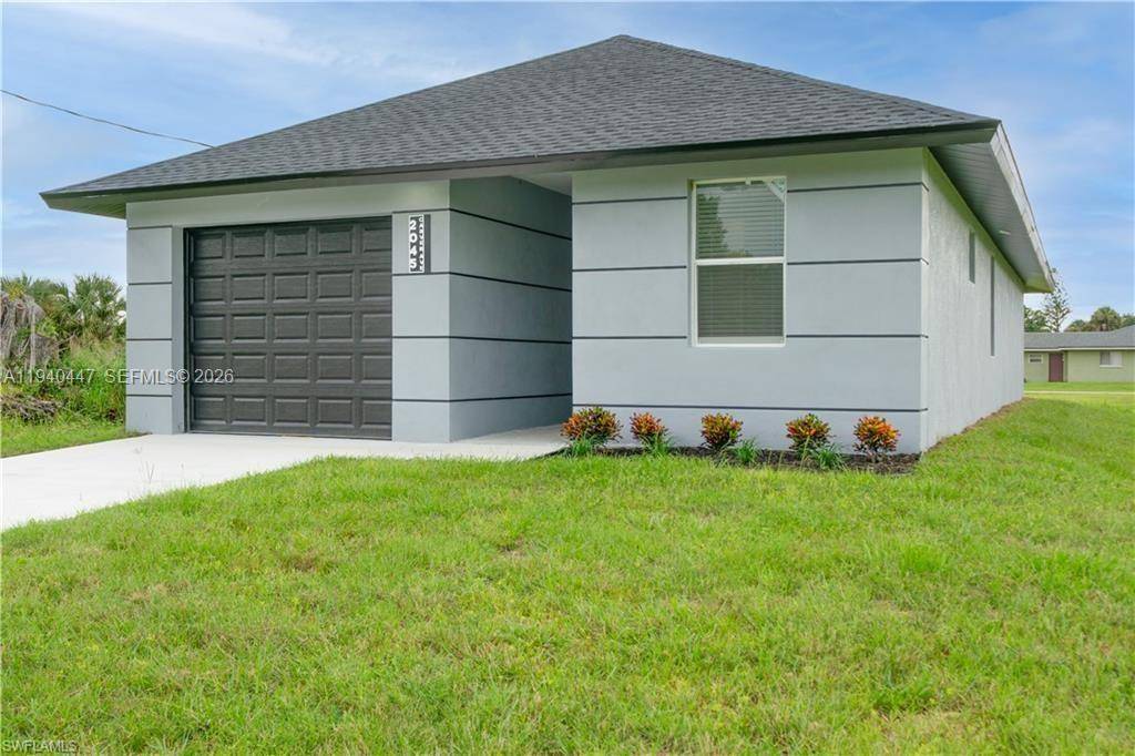 2045 Carver AveFort Myers - picture