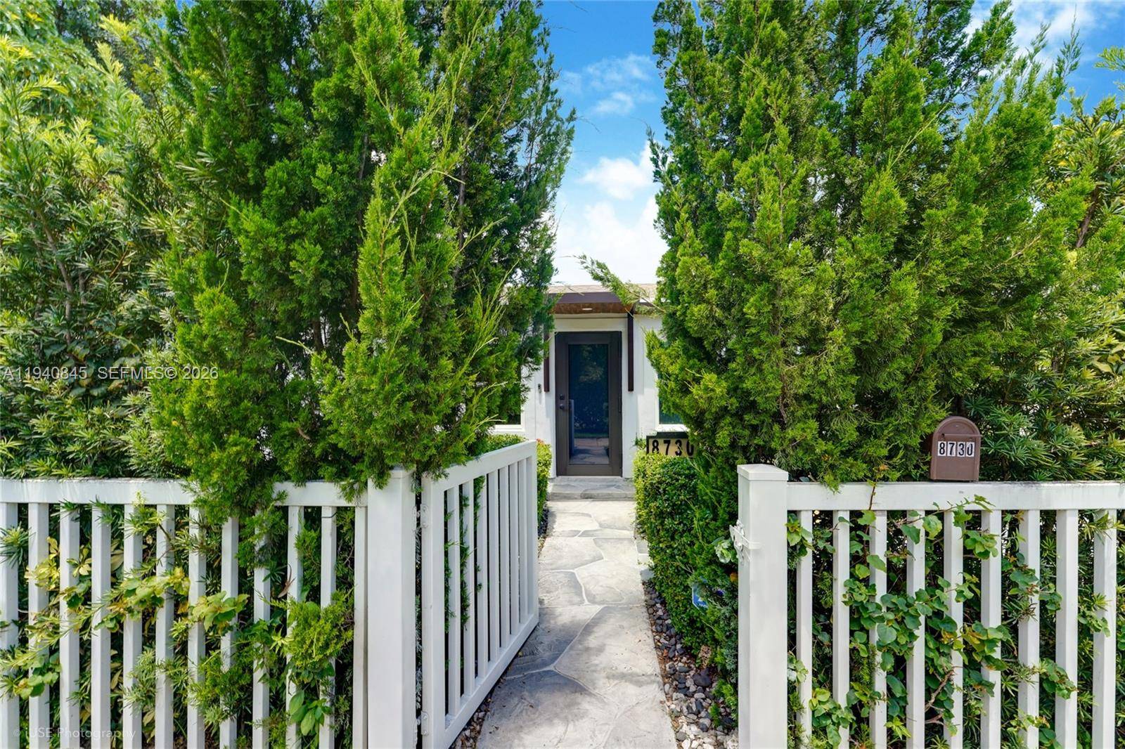 8730 NE 8th CtMiami - picture